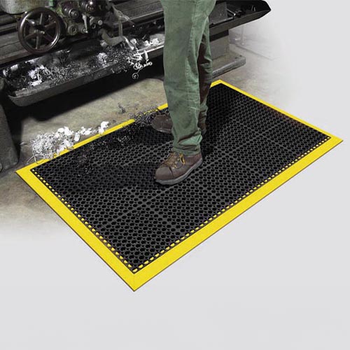 Safety TruTread 4-Sided 40x64 Inches Black/Yellow install