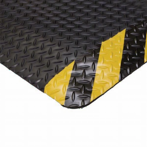 close up of supreme diamond plate textured anti fatigue mat