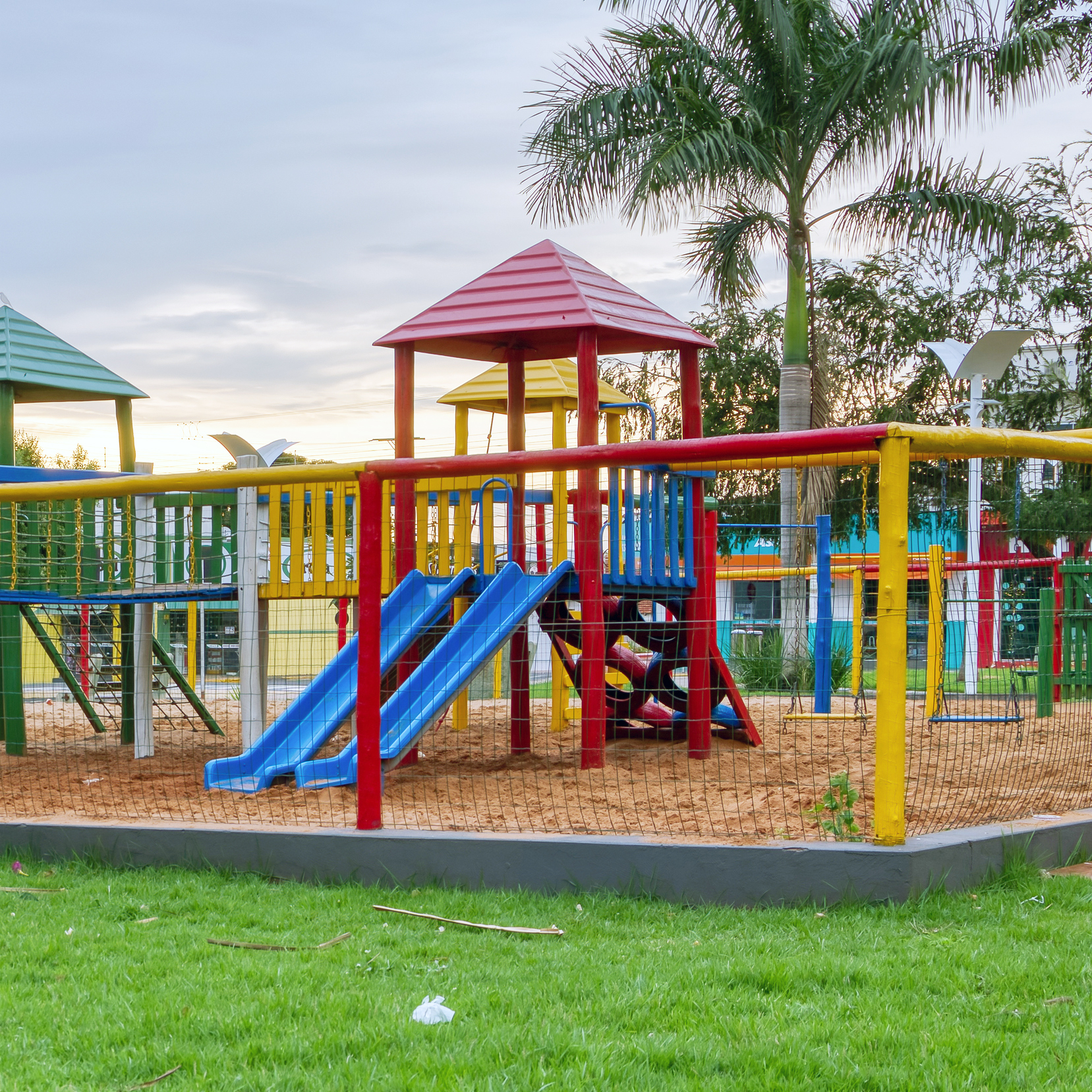 outdoor playground wall padding