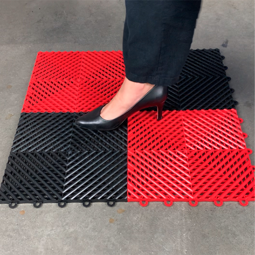 High Quality Anti-Slip Plastic Floating Mat for Swimming Pool and Bathroom  and Play Ground - China Sport Court Interlocking Tiles, Plastic Floating  Floor