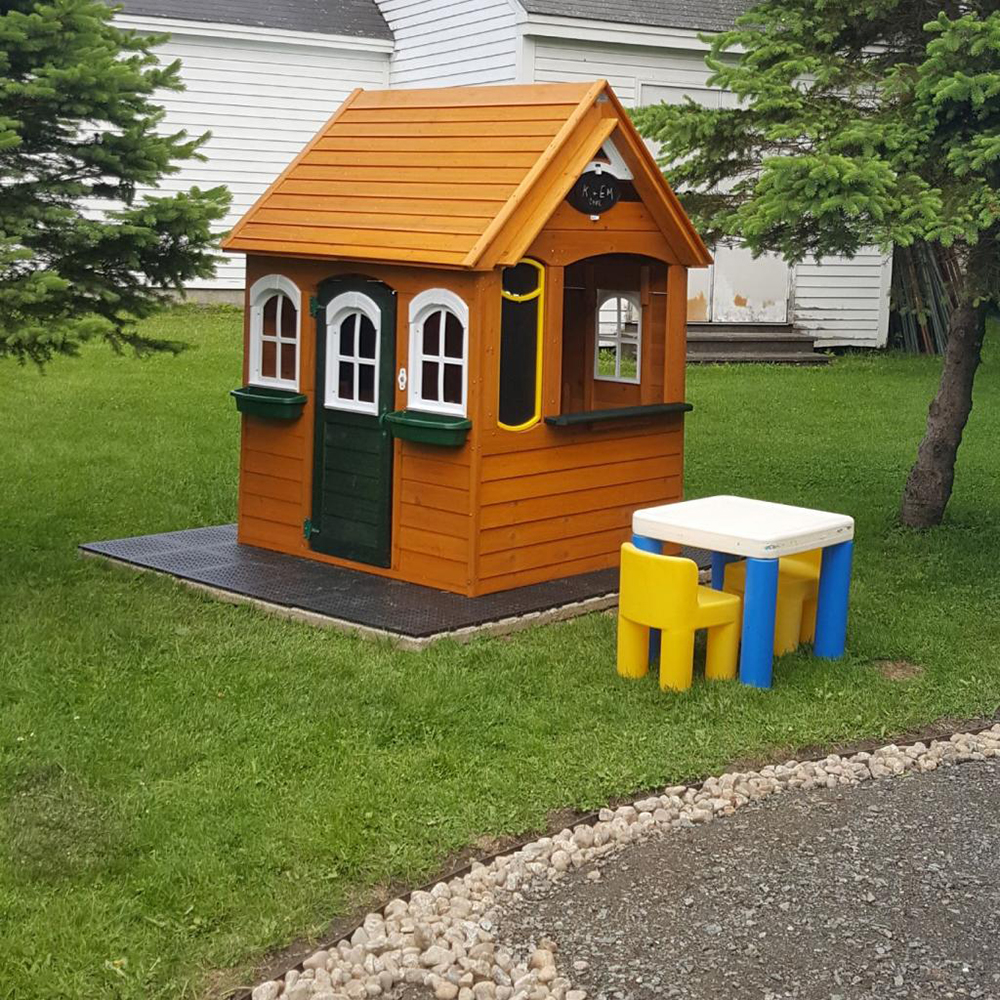 The Best Playhouse Flooring Options for Sale