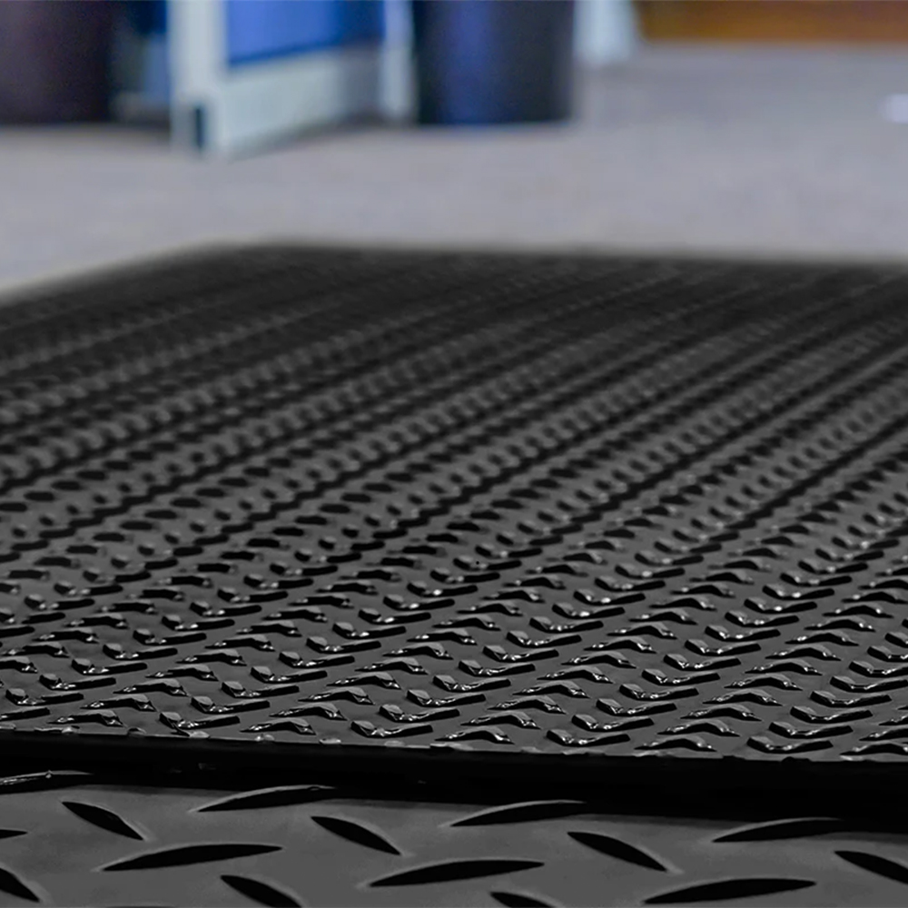 Blue Gator Ground Protection Diamond Mat 1/2 Inch x 3x8 Ft. diamond and V textures