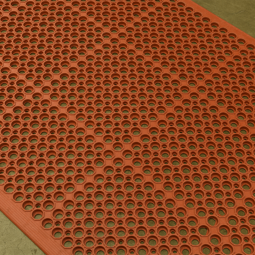 VIP Topdek Senior Red Mat 3 x 14 Feet 8 Inches close up of mat