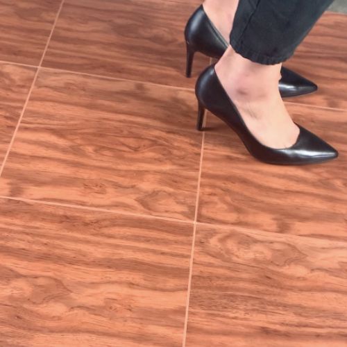 modular vinyl tiles high heel test