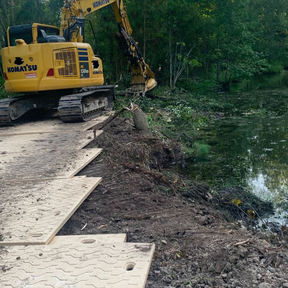 Ground Protection Mats System7 Mat 8 ft X 14 ft install near water