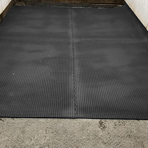 Washbay Button Rubber Mats 1/2 Inch 10x10 Ft Kit kit interlocked together