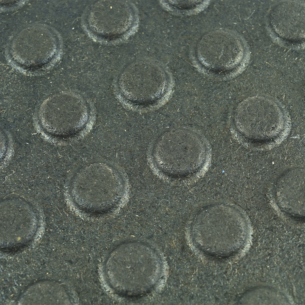 Button Top Straight Edge Mat 1/2 Inch x 4x6 Ft. texture close up