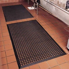 SafetyCare Heavy Duty Flexible Drainage Rubber Floor Mat – FootMatters  Webstore