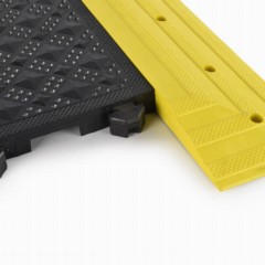 Comfort Matta Borders Yellow corner interlock.