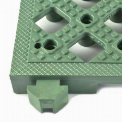 Safety Matta Perforated Green close corner.